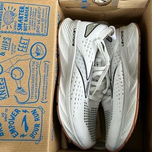 Women’s Brooks Levitate shoe